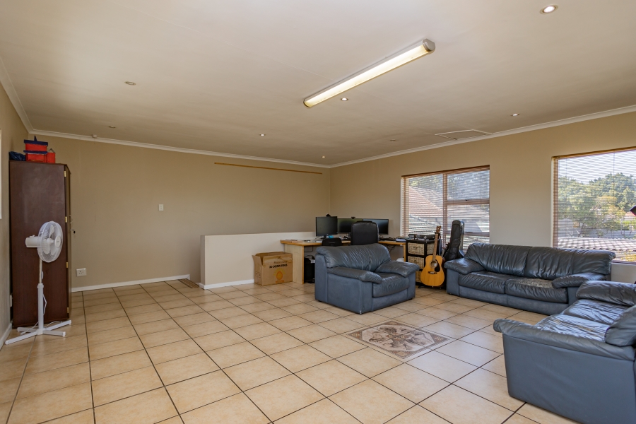 4 Bedroom Property for Sale in Kenridge Western Cape
